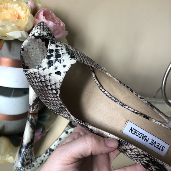 STEVE MADDEN Platform Snakeskin Heels - Picture 5 of 7